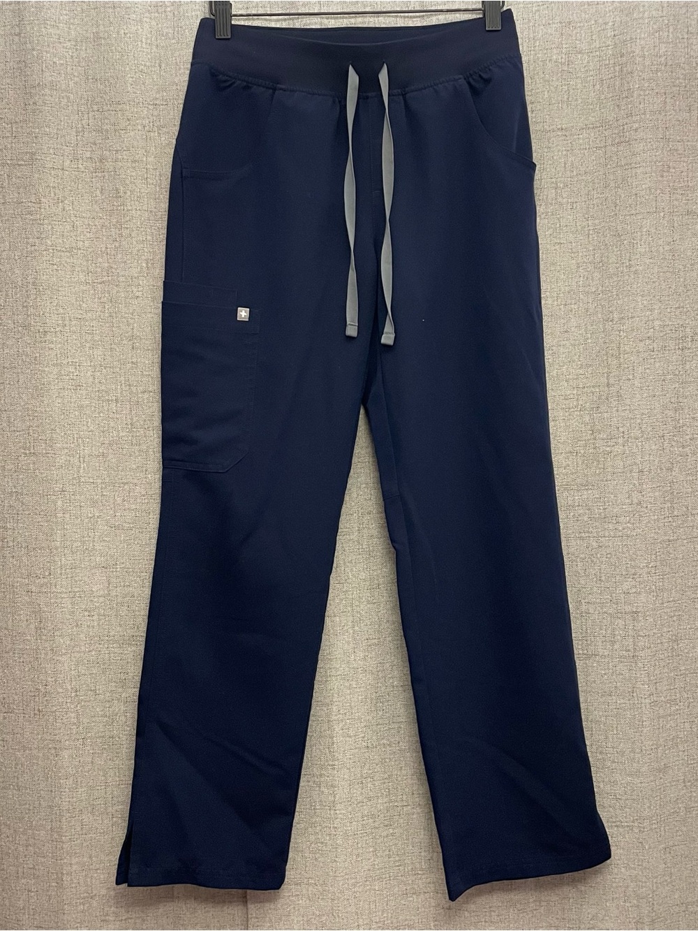 Figs Women’s Navy Kade Cargo Scrub Pants